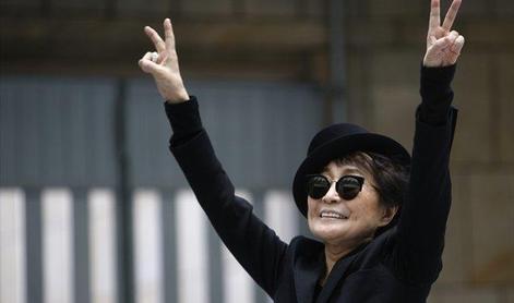 Yoko Ono s šokantnim spročilom proti orožju