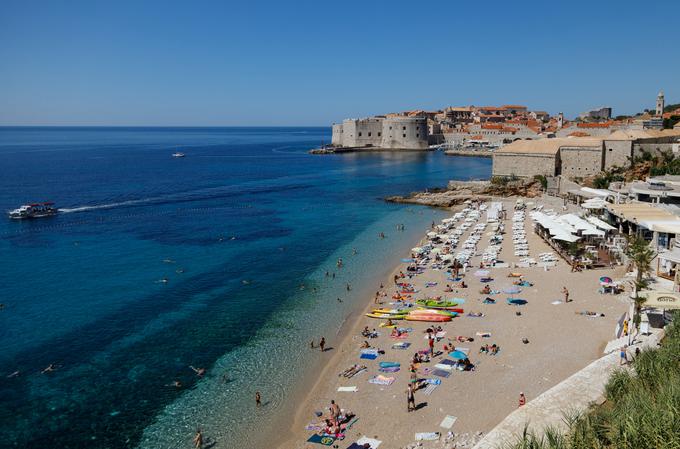 Na Hrvaškem tako te dni dopustuje okoli 830 tisoč turistov, med njimi je vsaj 660 tisoč tujcev, ki prihajajo večinoma iz Nemčije, Avstrije, Slovenije in Češke.  
 | Foto: Reuters