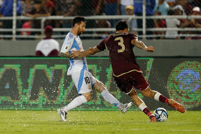 argentinska nogometna reprezentanca, Lionel Messi | Lionel Messi in druščina so remizirali v Venezueli. | Foto Reuters