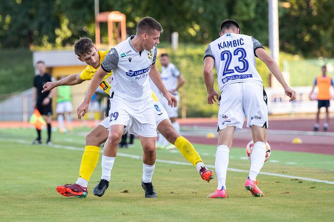 FC Koper | Koprčani so s tretjo zmago skočili na drugo mesto slovenskega prvenstva.  | Foto Nik Moder/Sportida