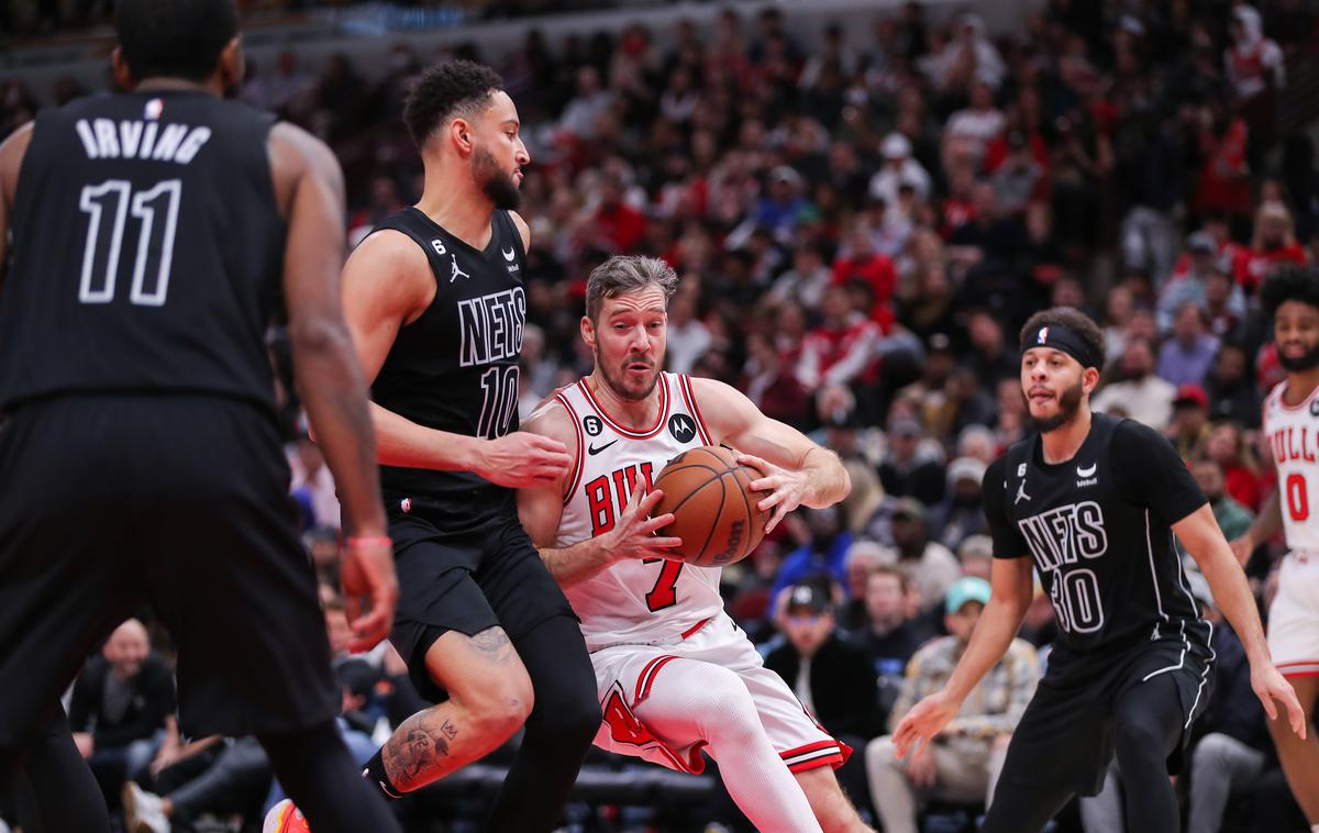 Goran Dragić | Goran Dragić je s Chicago Bulls pred domačimi navijači prekinil zmagoviti niz Brooklyna.  | Foto Guliverimage