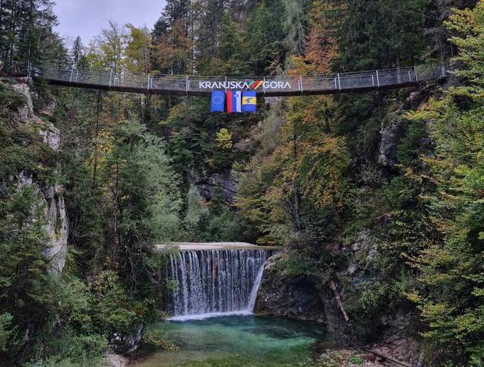 Nov viseči most, ki vodi do jezera Jasna. | Foto: 