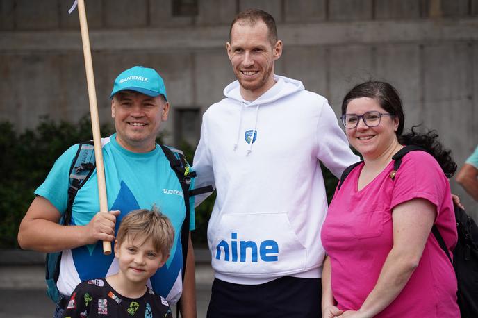 slovenska odbojkarska reprezentanca | Slovenski odbojkarji so se danes družili z navijači. | Foto Filip Barbalić/www.alesfevzer.com