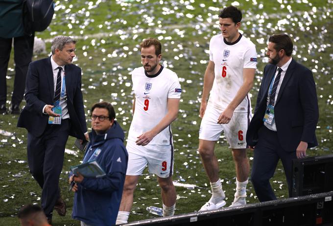 Harry Kane in Harry Maguire razočarana po koncu finala. | Foto: Guliverimage/Vladimir Fedorenko