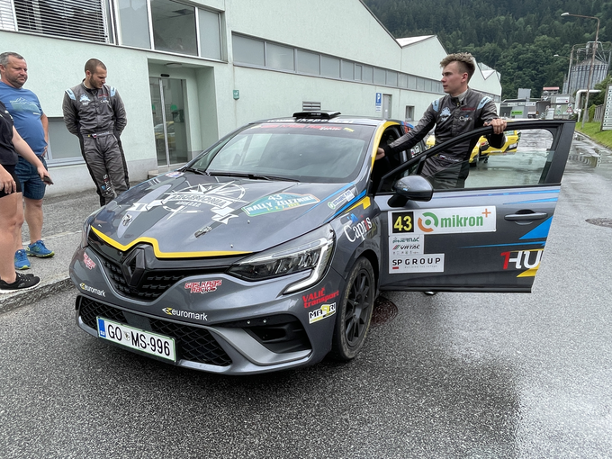 Martin Čendak in Jakob Markežič (renault clio rally5) sta prevladovala v Diviziji 1. | Foto: Gregor Pavšič