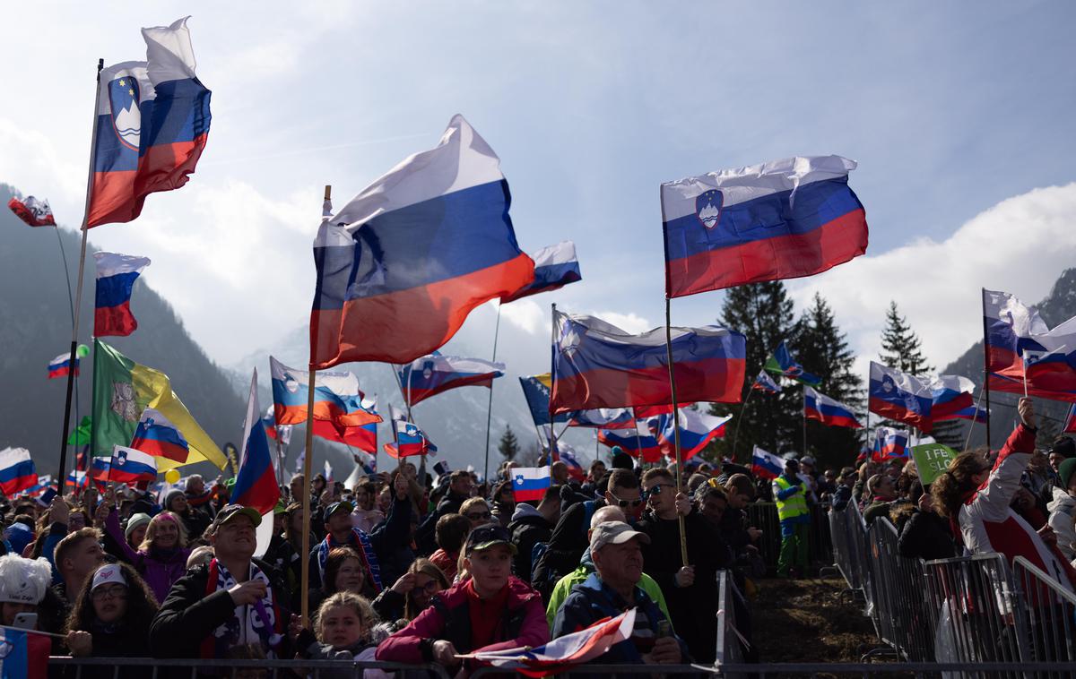 Planica 2024, navijači | V soboto se je v Planici zbralo prek 20 tisoč navijačev. | Foto www.alesfevzer.com