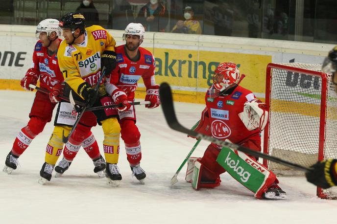 Vienna Capitals EC KAC | Celovčani so z 2:0 premagali Dunaj in napredovali na tretje mesto, Sebastian Dahm je zaustavil vseh 33 strelov Dunajčanov. | Foto Leo Vymlatil