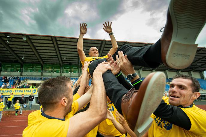 Dejan Grabić | Trener Brava Dejan Grabić, ki je Bravo popeljal v prvo ligo, zaupa mladim igralcem. | Foto Vid Ponikvar