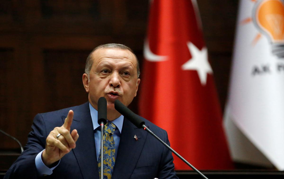 Erdogan | Turški predsednik Erdogan je v soboto spet zagrozil, da bo Ankara sprožila ofenzivo proti kurdski milici YPG. | Foto Reuters