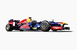 Vettel dobil RB8, a ostaja previden (video)