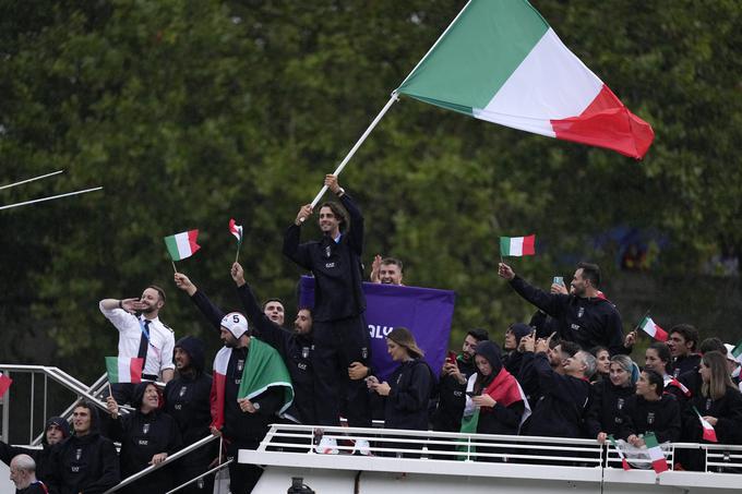 Tamberi je bil ob odprtju iger v Parizu, kjer je med otvoritvijo izgubil poročni prstan, pozneje pa se je vrnil v domovino. | Foto: Guliverimage