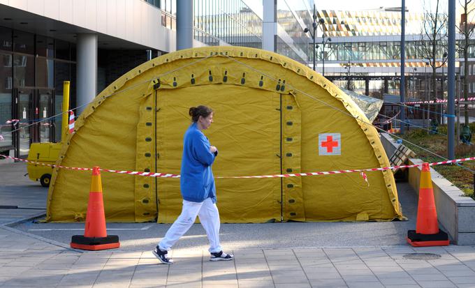 Najnovejši podatki kažejo, da je stopnja smrtnosti pri covid-19 na prebivalca na Švedskem ena od najvišjih na svetu. | Foto: Reuters