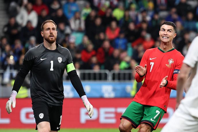 Jan Oblak Cristiano Ronaldo | Cristiano Ronaldo v torek ni zatresel mreže Janu Oblaku. Še več, njegova Portugalska je nepričakovano izgubila proti Sloveniji, ki je presenetila zveneče goste z izjemno predstavo, s katero je dala misliti tekmecem na Euru 2024. | Foto www.alesfevzer.com