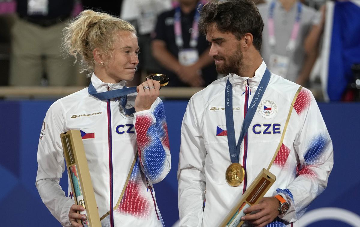 Katerina Siniakova in Tomaš Machač | Katerina Siniakova in Tomaš Machač sta postala olimpijska prvaka med mešanimi dvojicami. | Foto Guliverimage