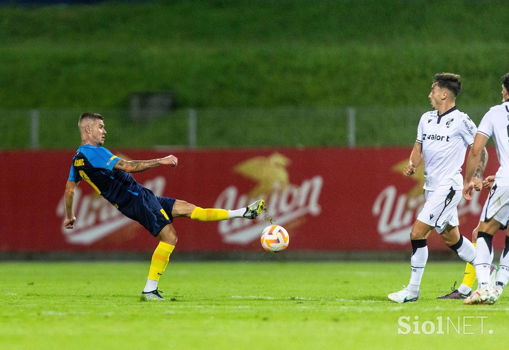 NK Celje Vitoria Guimaraes Luka Bobičanec