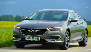 Opel insignia: prvi opel, ki se želi spogledovati s kupci iz visoke družbe #foto