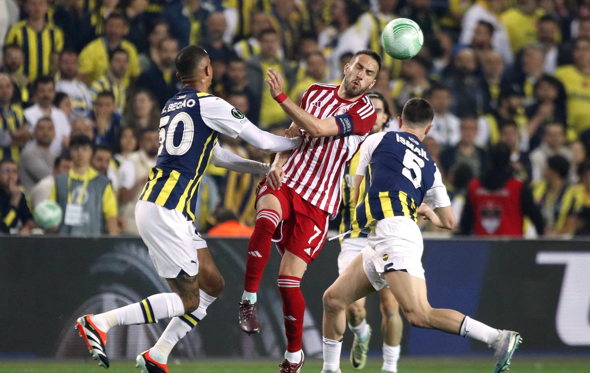 Fenerbahče - Olympiacos | Fenerbahče Mihe Zajca je po izvajanju enajstmetrovk ostal brez polfinala. | Foto Reuters