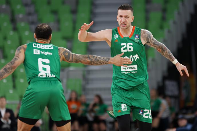 Cedevita Olimpija Alen Omić | Alen Omić je navdušil z dvojnim dvojčkom. | Foto Filip Barbalić/www.alesfevzer.com