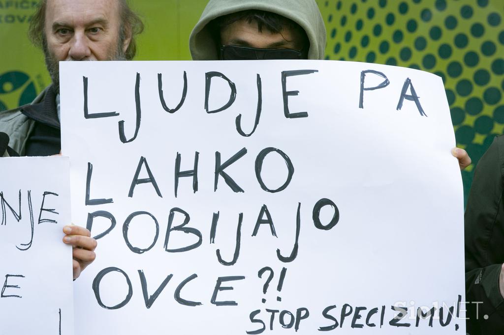 Protest prosti ubijanju živali.