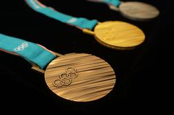 Takole se lesketajo olimpijske medalje, ki jih bodo podeljevali v Pjongčangu