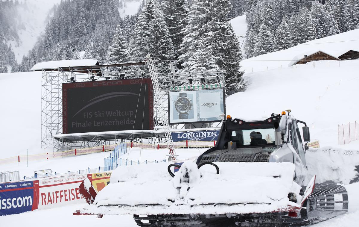 Lenzerheide sneg | Organizatorji zaključka sezone v Lenzerheideju imajo obilo preglavic s pripravo proge za smukaške treninge. | Foto Guliverimage