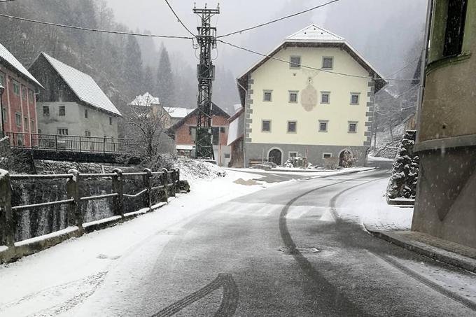 Sneg v Kropi | Foto: Mojca in Gašper Vrhunc