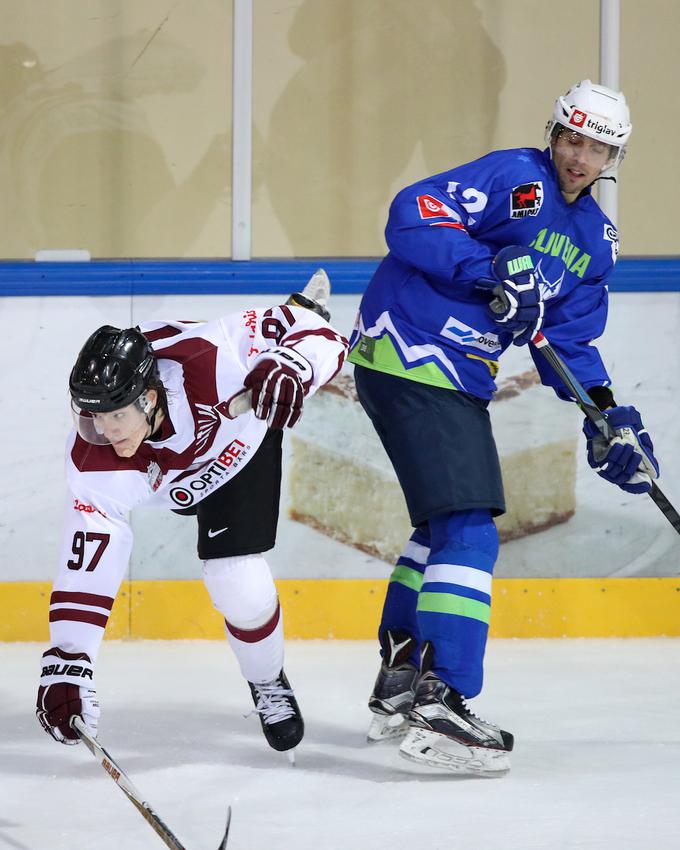 David Rodman je manj kot sekundo pred koncem rednega dela izenačil na 2:2 in priskrbel podaljšek. V 65. minuti je zmago priigral Rok Tičar. | Foto: Morgan Kristan / Sportida