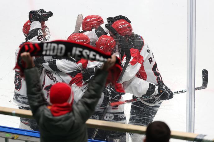 HDD Jesenice : HK Olimpija | Jeseničani so z zmago odprli turnir drugega kroga celinskega pokala. | Foto www.alesfevzer.com