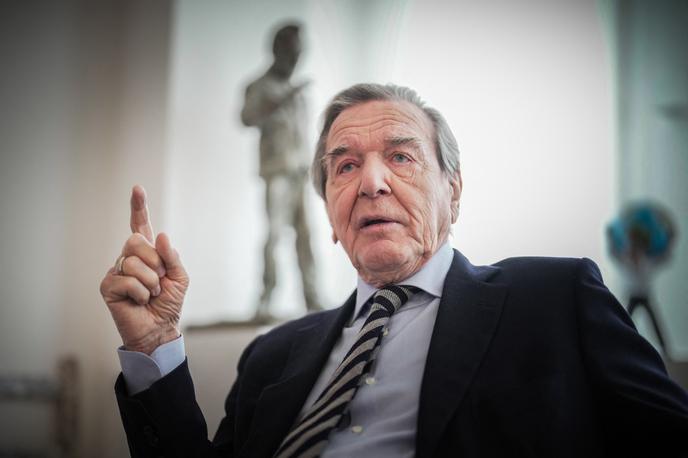 Gerhard Schröder | Gerhard Schröder že skoraj 20 let ni več kancler, vendar je še vedno zelo dejaven in je tudi izven politike razvil uspešno, čeprav nekoliko sporno kariero. | Foto Profimedia