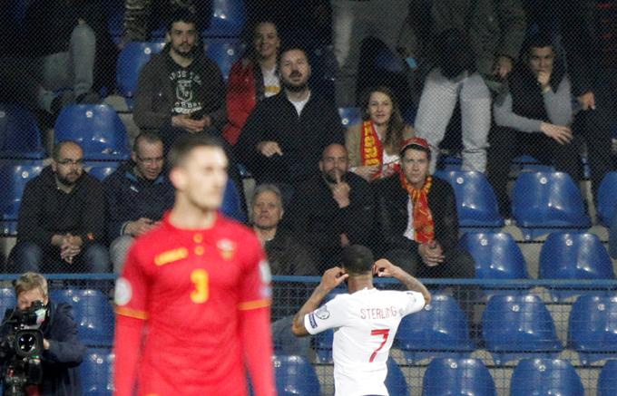 Raheem Sterling se je na izpade odzval takole. | Foto: Reuters