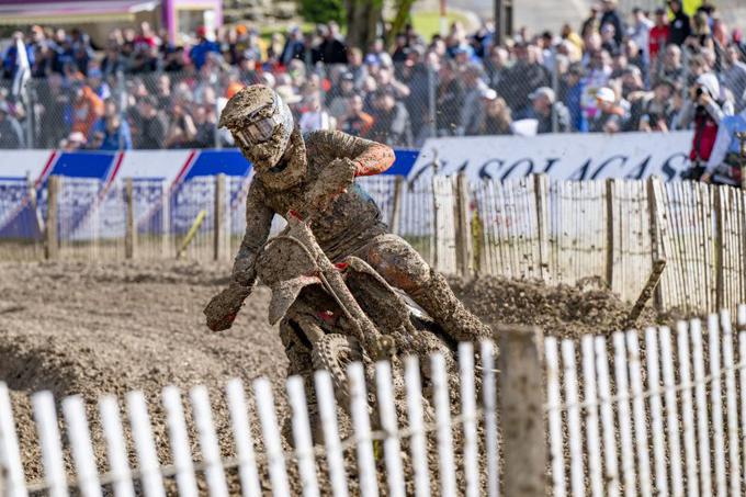 Že tretjič letos se obeta deževna in blatna dirka. | Foto: Honda Racing/ShotbyBavo