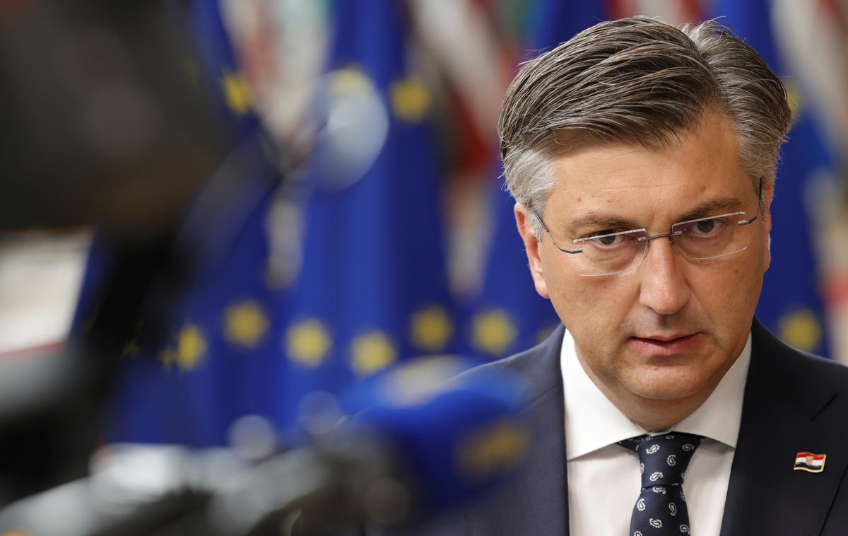 Andrej Plenković | Hrvaški premier Andrej Plenković je zanikal Vučićeve navedbe in dejal, da EU ni preložila odločitve o prepovedi uvoza neruske nafte, ampak ta začne veljati decembra. | Foto Guliverimage