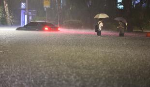 Neurja in poplave v Južni Koreji zahtevale najmanj sedem življenj #foto #video