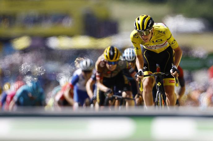 Tadej Pogačar 10. etapa TDF | Bomo na Dirki po Franciji v prenosu poslušali, kaj se pogovarjajo v ekipi Tadeja Pogačarja? | Foto Reuters