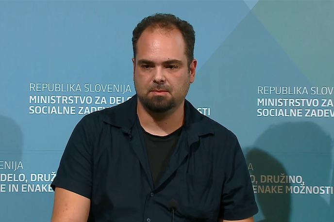 Luka Lukić | Luka Lukić se je za odhod odločil sam, iz osebnih razlogov. "Skupaj s predanimi zaposlenimi smo obrnili nov list v poglavju našega dela," je ob sestopu s funkcije ocenil Lukić. | Foto zajem zaslona/Planet TV