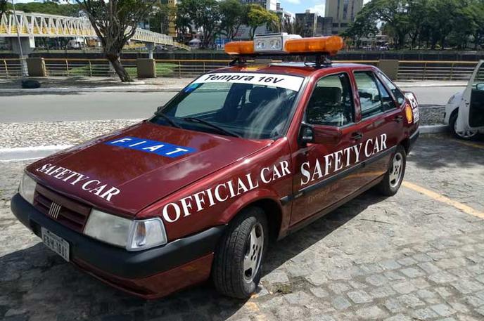 Senna fiat tempra | Fiat tempra, varnostni avtomobil z Velike nagrade Brazilije 1993, po temeljiti obnovi.  | Foto osebni arhiv