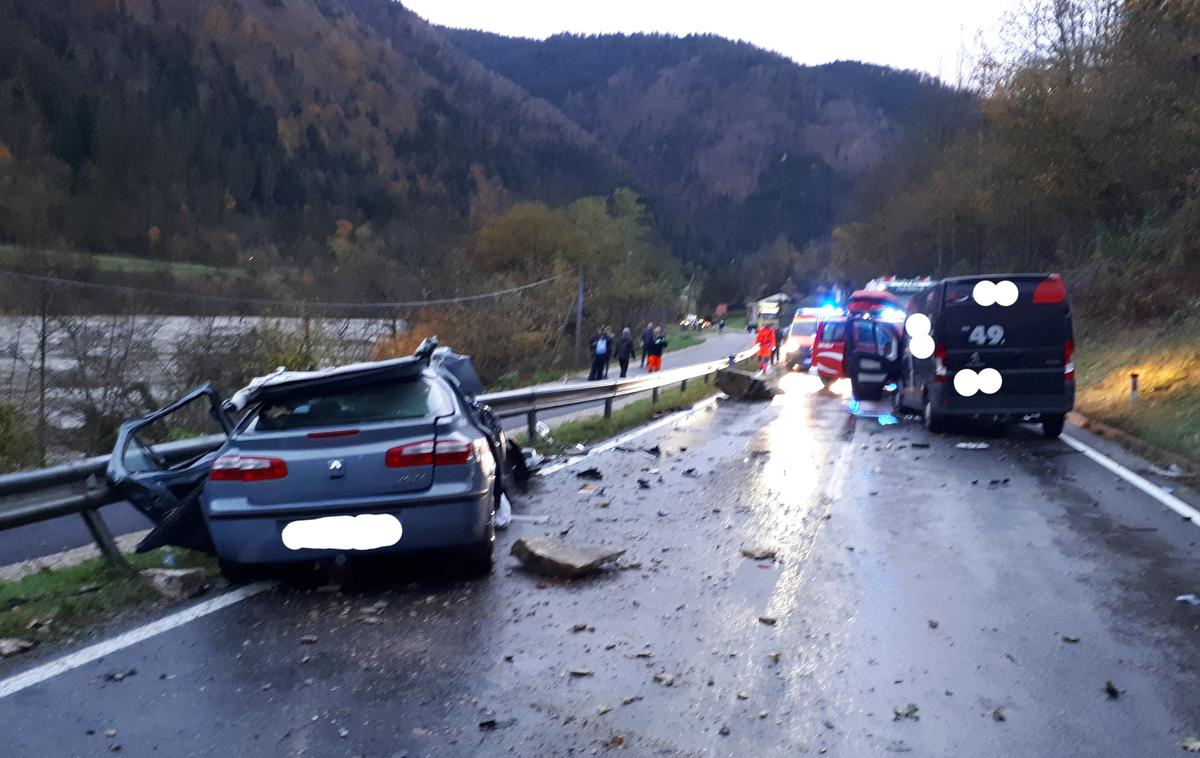 Nesreča v Breznu | Padec skale je bil najverjetneje posledica obilnega deževja, pravijo pristojni. | Foto STA