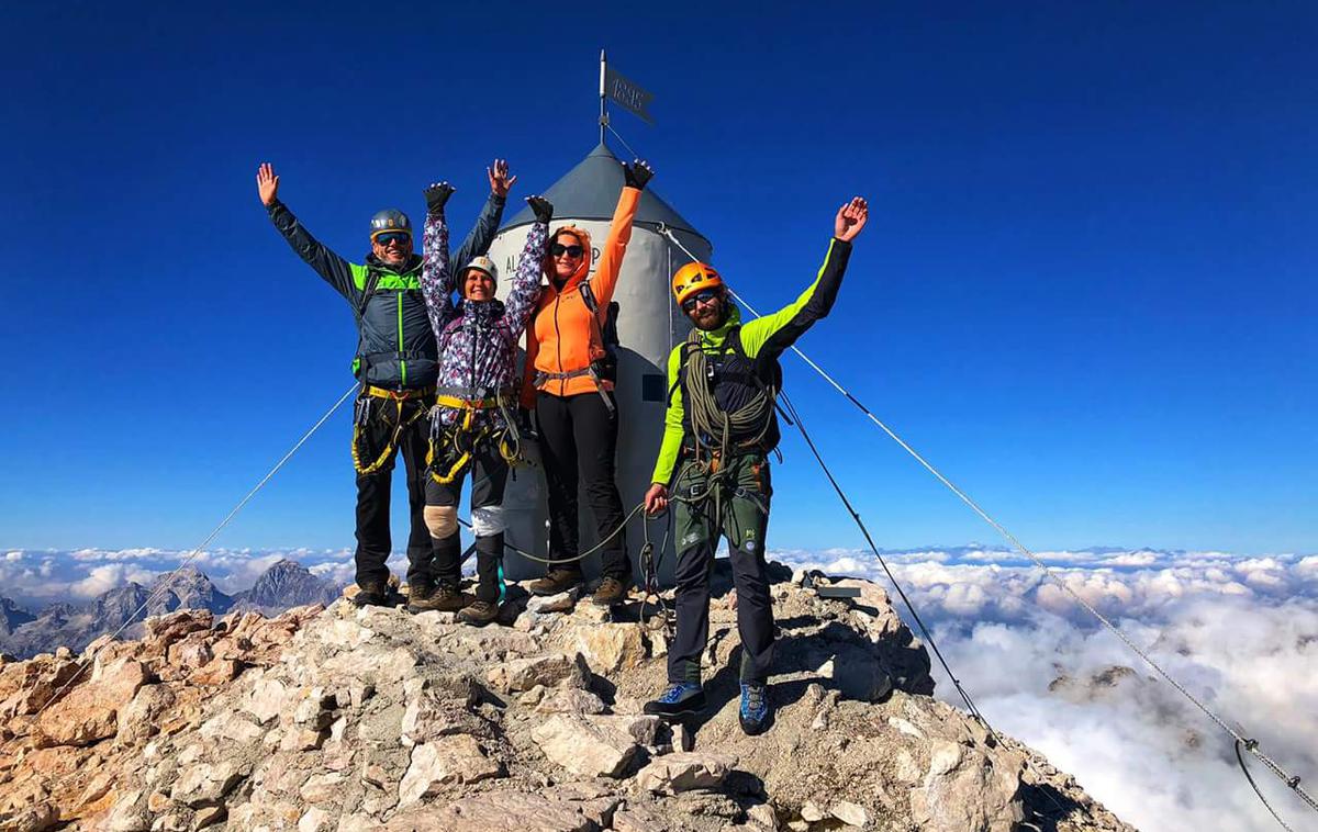 Triglav | Ireni Temlin se je uresničila dolgoletna želja.  V družbi izkušenih gorskih vodnikov se je kljub slepoti povzpela na Triglav.   | Foto Osebni arhiv