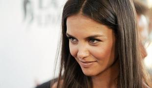 Katie Holmes kožo neguje s polžjo slino