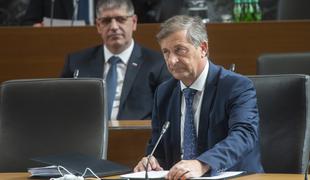 Maratonska interpelacija ni uspela: Karl Erjavec ostaja obrambni minister #foto