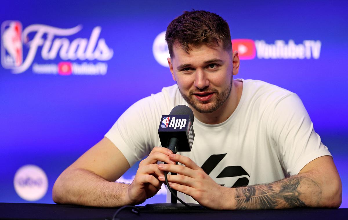 Luka Dončić | Dončićev Dallas je na prvi tekmi finala lige NBA v Bostonu izgubil z 89:107. Druga tekma velikega finala se bo v noči na ponedeljek v Bostonu začela ob 2. uri. | Foto Reuters