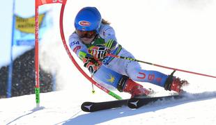 Shiffrinova na uvodu do jubilejne zmage, Hrovatova ponovila lansko uvrstitev