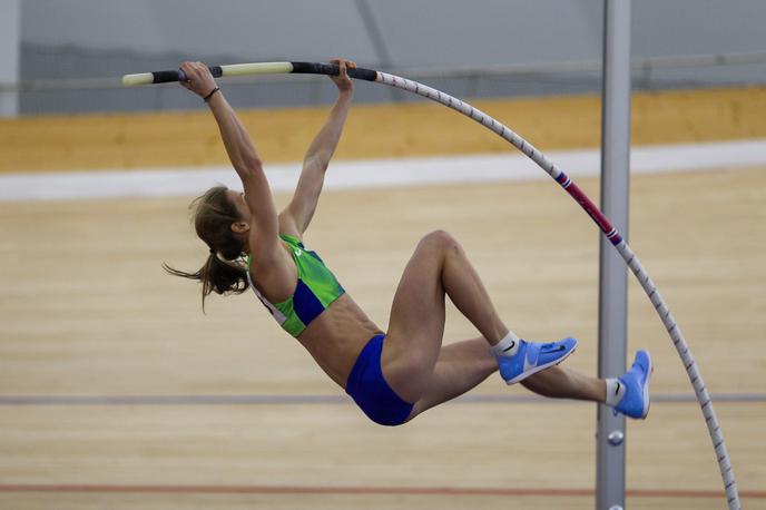 Češča vas, atletske igre Slovenije, Hrvaške in Srbije | Tina Šutej je s 4,50 m prepričljivo zmagala v skok s palico. | Foto Peter Kastelic/AZS