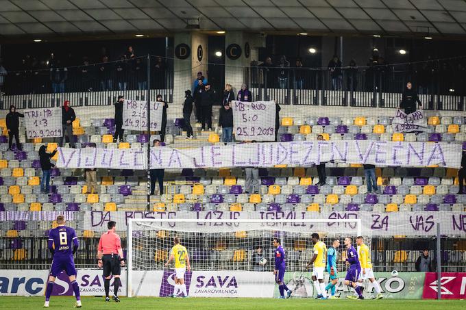 Bilo je marca 2020, ko je Maribor presenetljivo ostal praznih rok doma proti Bravu, po dvoboju, na katerem so imele Viole marsikaj za povedati igralcem, pa sta vijolični tabor zapustila Darko Milanič in Zlatko Zahović.  | Foto: Blaž Weindorfer/Sportida