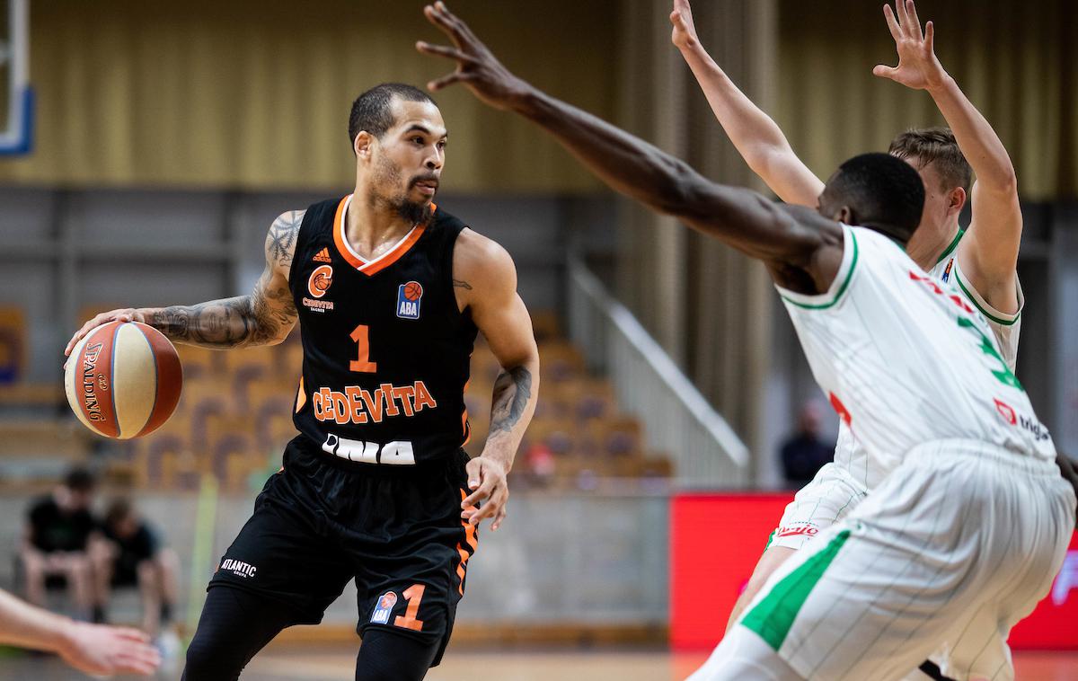 Justin Cobbs | Justin Cobbs je v pretekli sezoni igral za Cedevito, v tej pa je bil član Budućnosti. Zaradi koronavirusa išče pot v ZDA. | Foto Vid Ponikvar