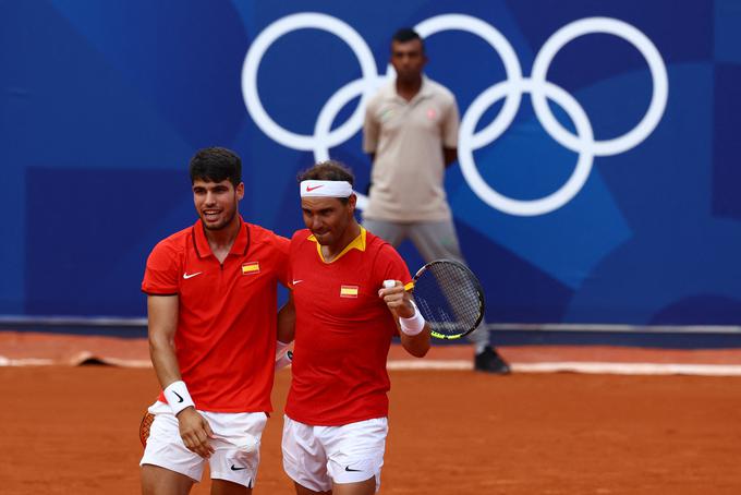 Osemintridesetle​​​​​​​tni Rafael Nadal in sedemnajst let mlajši Carlos Alcaraz sta za zmago proti nizozemski dvojici Wesley Koolhof/Tallon Griekspoor potrebovala dve uri in 24 minut. V tretjem hitropoteznem nizu sta slavila z 10:2. | Foto: Reuters