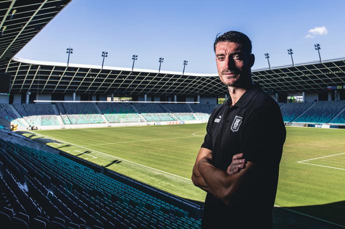 Olimpija Albert Riera | Albert Riera za Maribor pripravlja presenečenje. Vsaka tekma je drugačna, pravi. | Foto Matic Klanšek Velej/Sportida