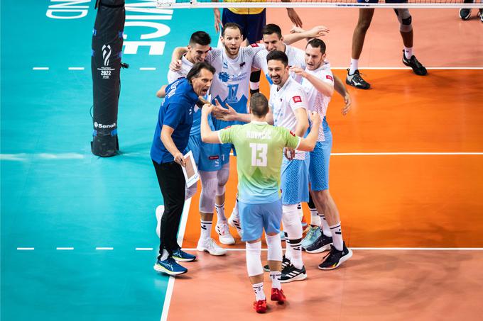 "Dovolj dobro ga zdaj že poznam, da vem, da skupaj s temi fanti sanja o Parizu." | Foto: Volleyballworld