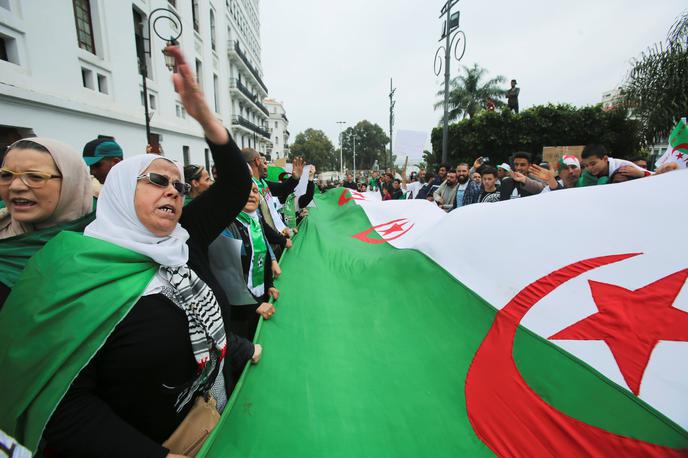 Alžirija protesti Bouteflika | Množični protesti v Alžiriji so ostarelega in bolehnega Abdelaziza Boutefliko, ki se je na predsedniških volitvah nameraval potegovati še za en mandat, aprila prisilili k odstopu. | Foto Reuters