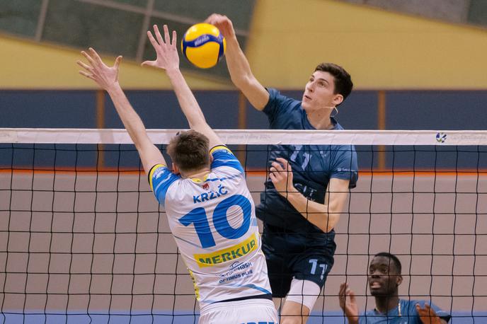 Calcit Volley - i-vent Maribor | Kamničani so na prvi polfinalni tekmi Mariborčane premagali s 3:0. | Foto Klemen Brumec